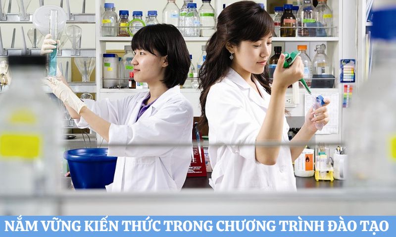 Lưu ý học Cao đẳng Dược chính quy năm 2025