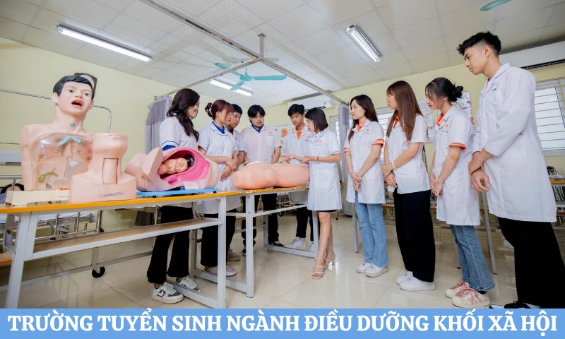 Học xã hội có thi được Điều dưỡng không